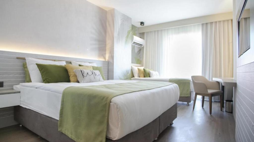 Side Square Hotel Bagian luar foto