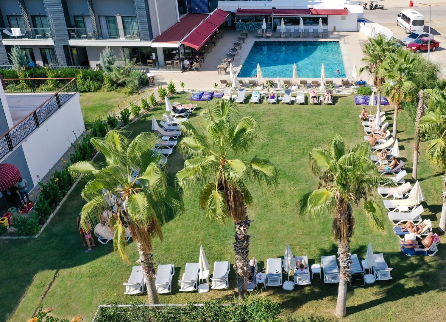 Side Square Hotel Bagian luar foto