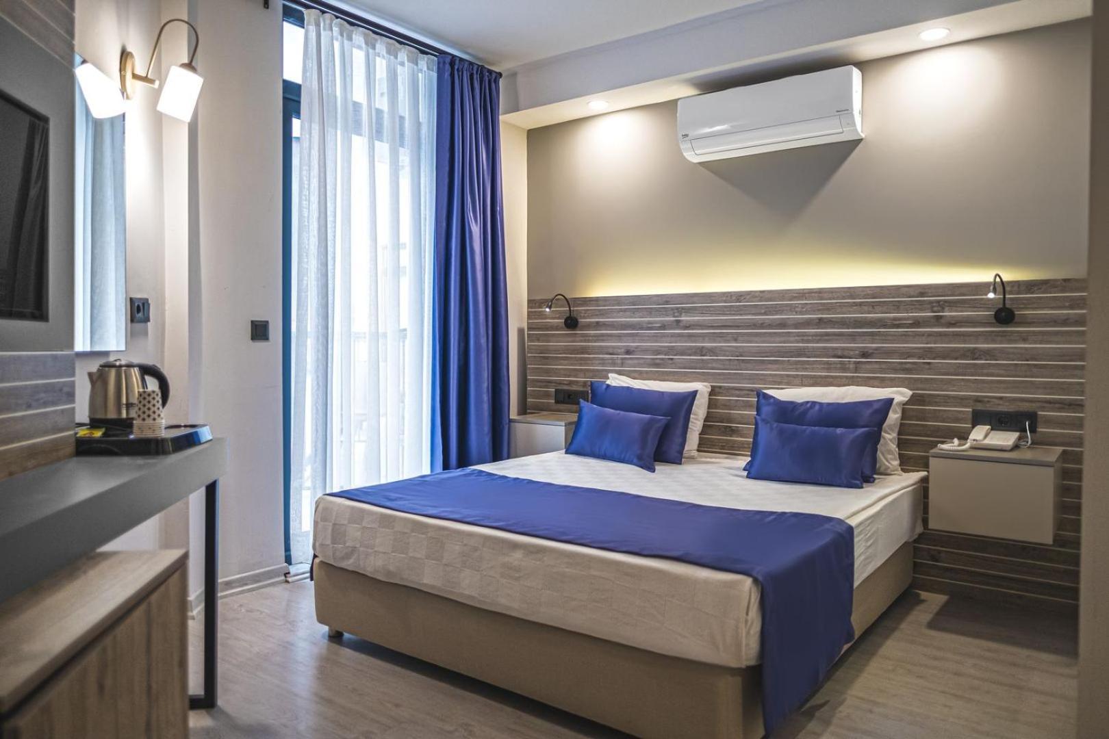 Side Square Hotel Bagian luar foto